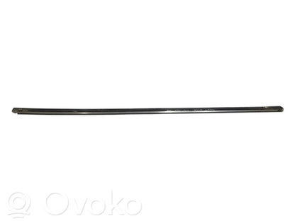 Aizmugurē durvju dekoratīvā apdare (moldings)