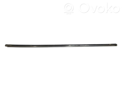 Aizmugurē durvju dekoratīvā apdare (moldings)