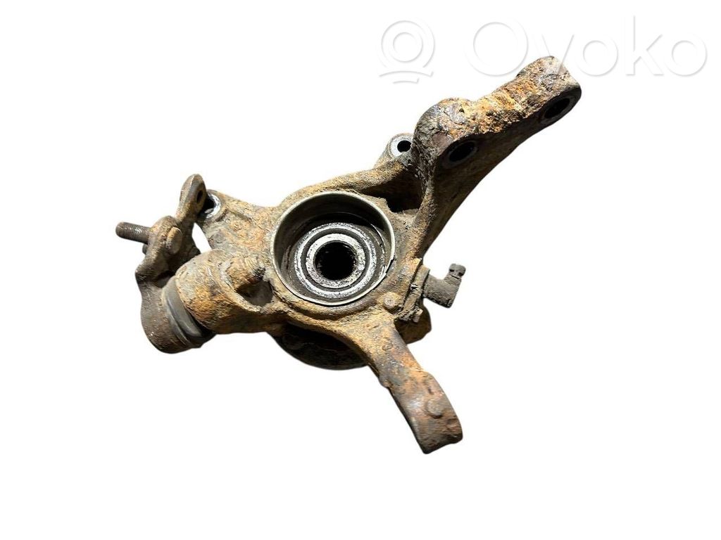 Priekšējā riteņa rumbas vārpstas šarnīrs (stupica, capfa)