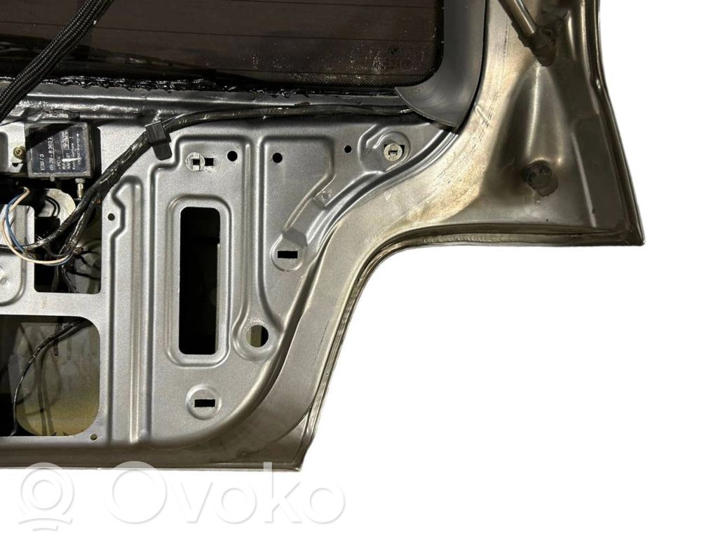 Aizmugurējais pārsegs (bagāžnieks)