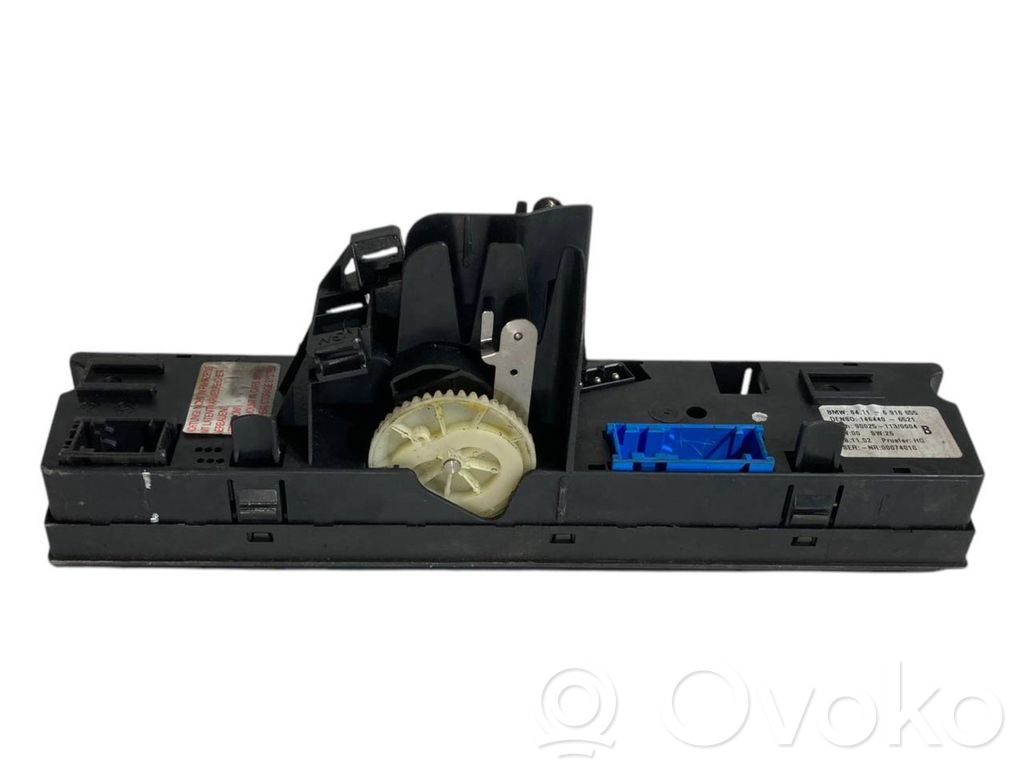 Air conditioning / climate control / interior heating control unit (in the passenger compartment)