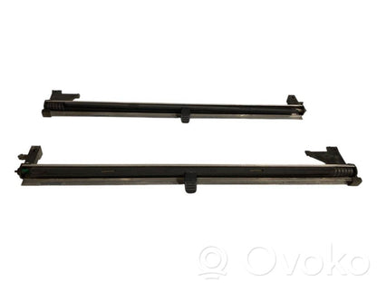 Занавеска на окне сзади