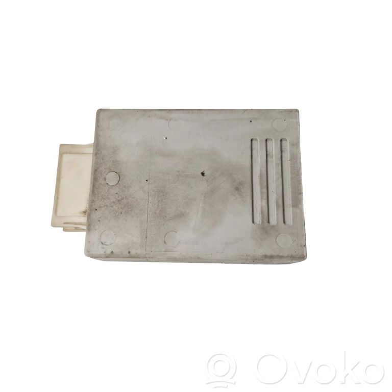 Piekabes āķa vadības bloks