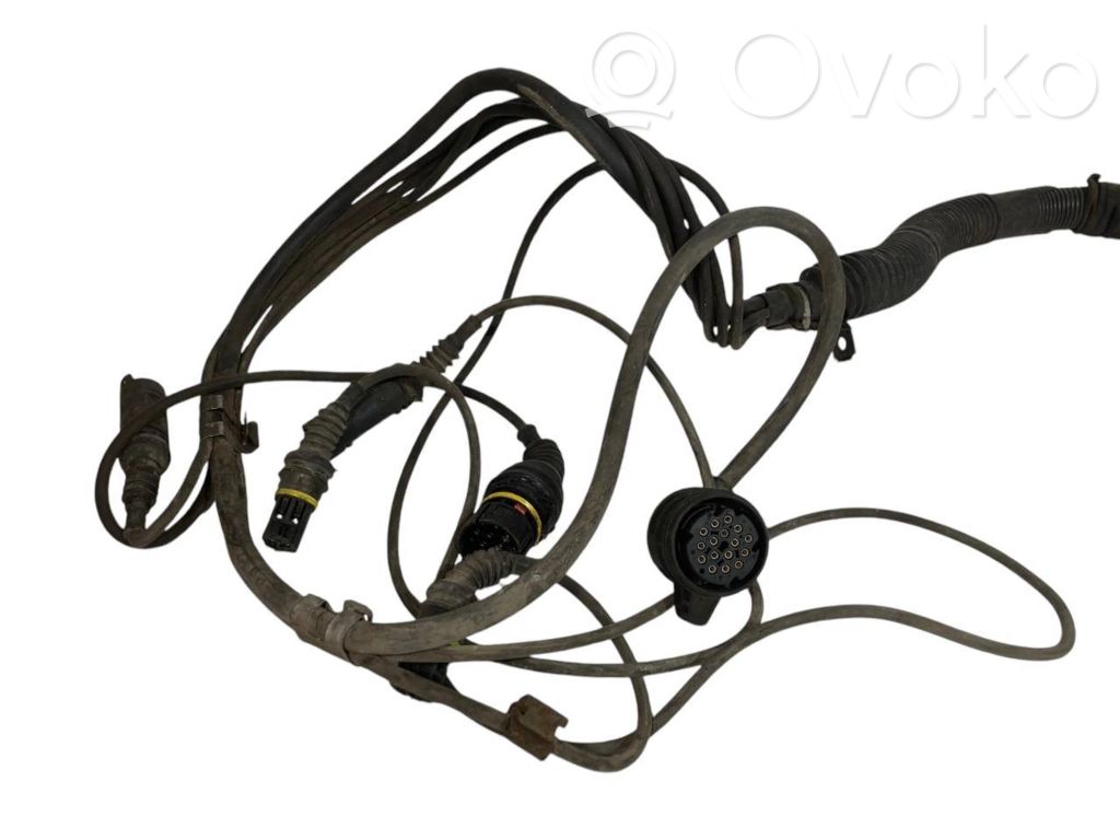 Pārnesumkārbas vadu instalācija