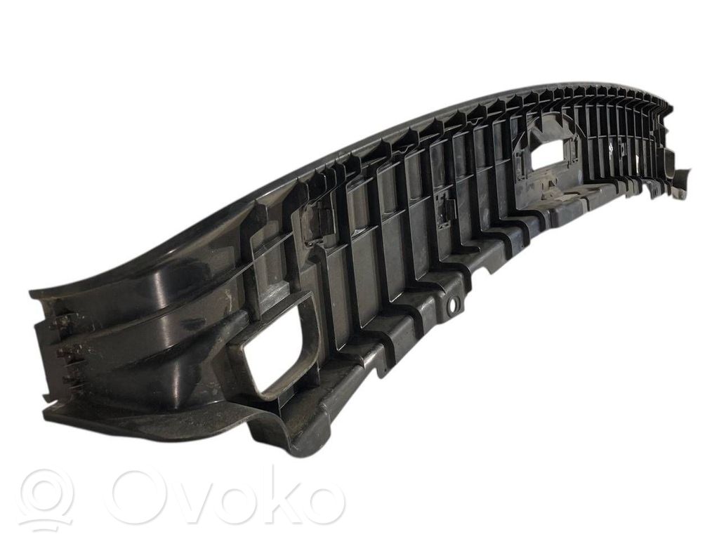 Bagāžnieka sliekšņa dekoratīvā apdare