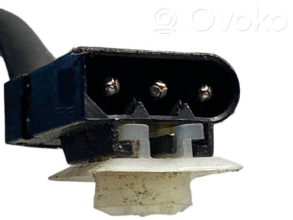 Aizmugurējā pārsega pievilcējs