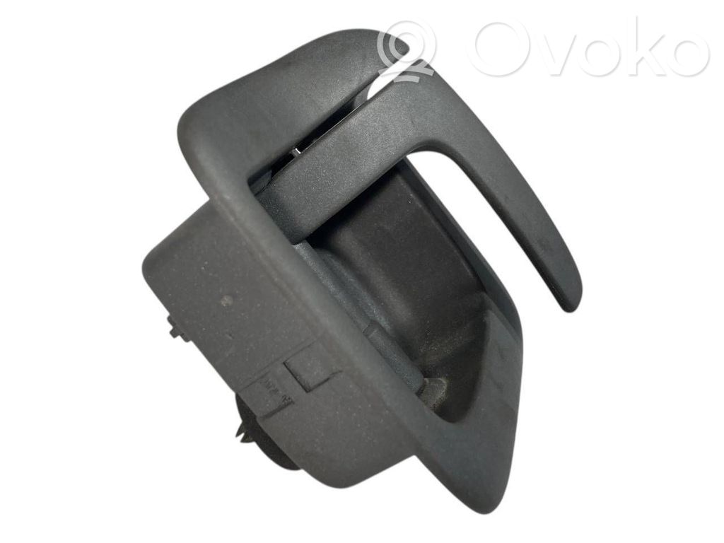 Dzinēja pārsega attaisīšanas rokturītis