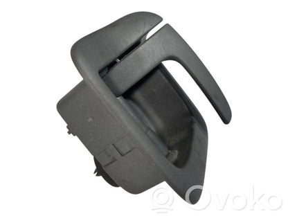 Dzinēja pārsega attaisīšanas rokturītis