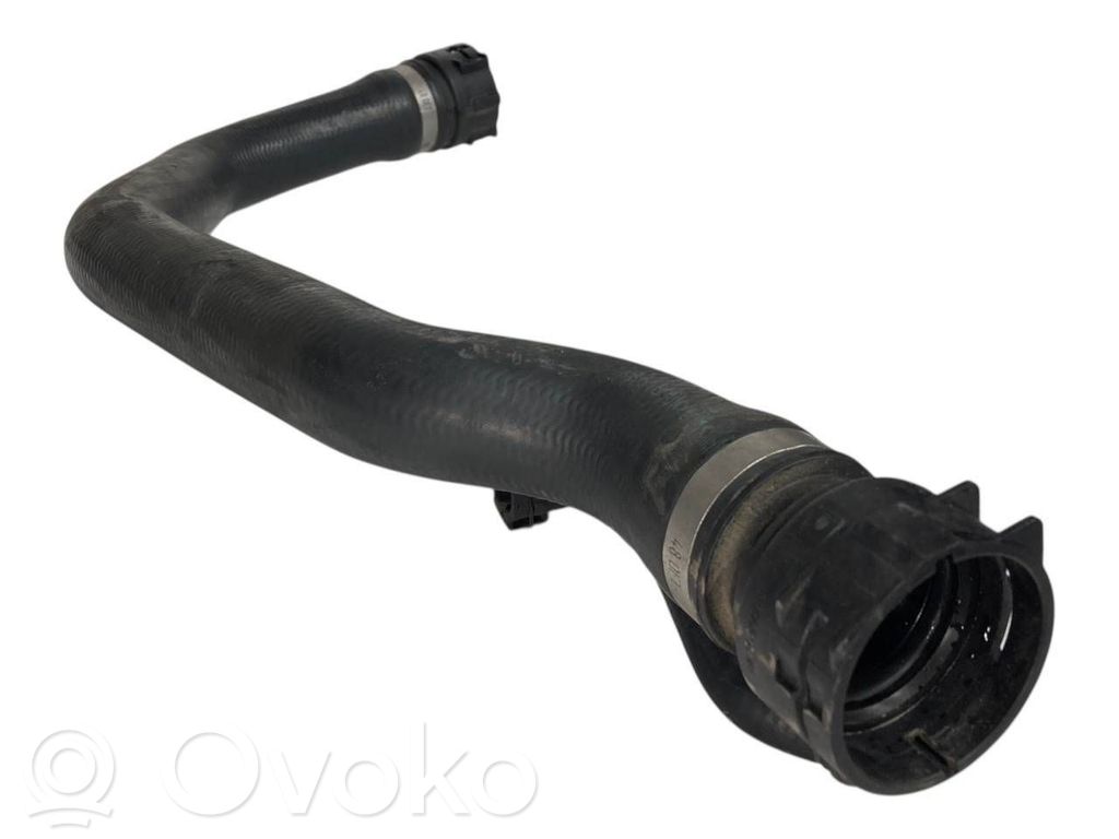 Caurulīte (-es) / šļūtene (-es)