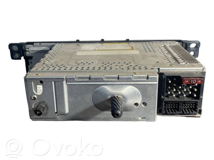 Radio / CD/DVD atskaņotājs / navigācija