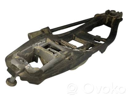 Aizmugurē turētājs / kronšteins ārējam atvēršanas rokturim