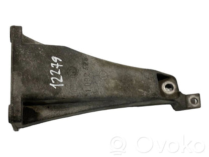 Dzinēja nostiprināšanas stiprinājums-kronšteins