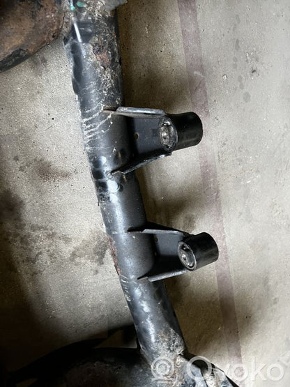 Pusrāmis aizmugurējais / priekšējais