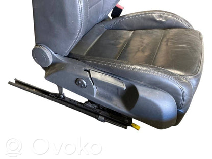 Sēdekļu komplekts