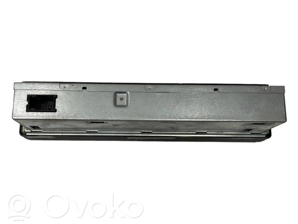 Radio / CD/DVD atskaņotājs / navigācija