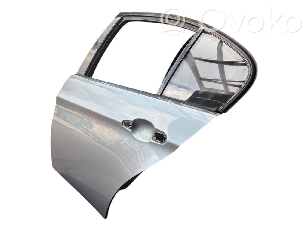 Aizmugurējās durvis