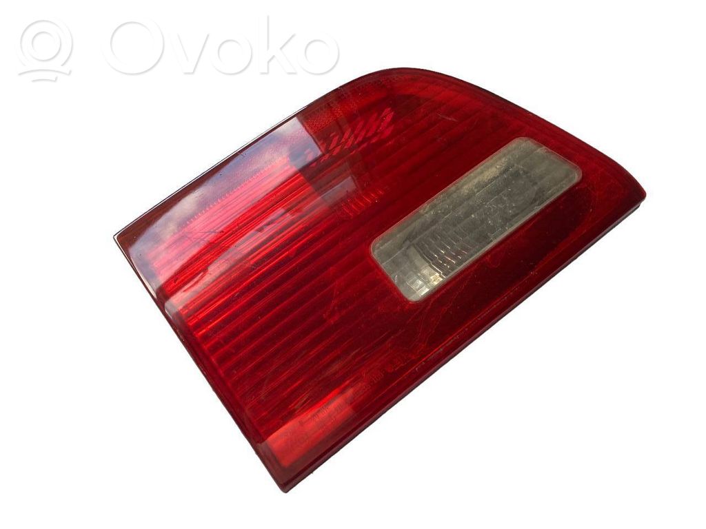 Taillight in the hood