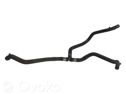 Caurulīte (-es) / šļūtene (-es)