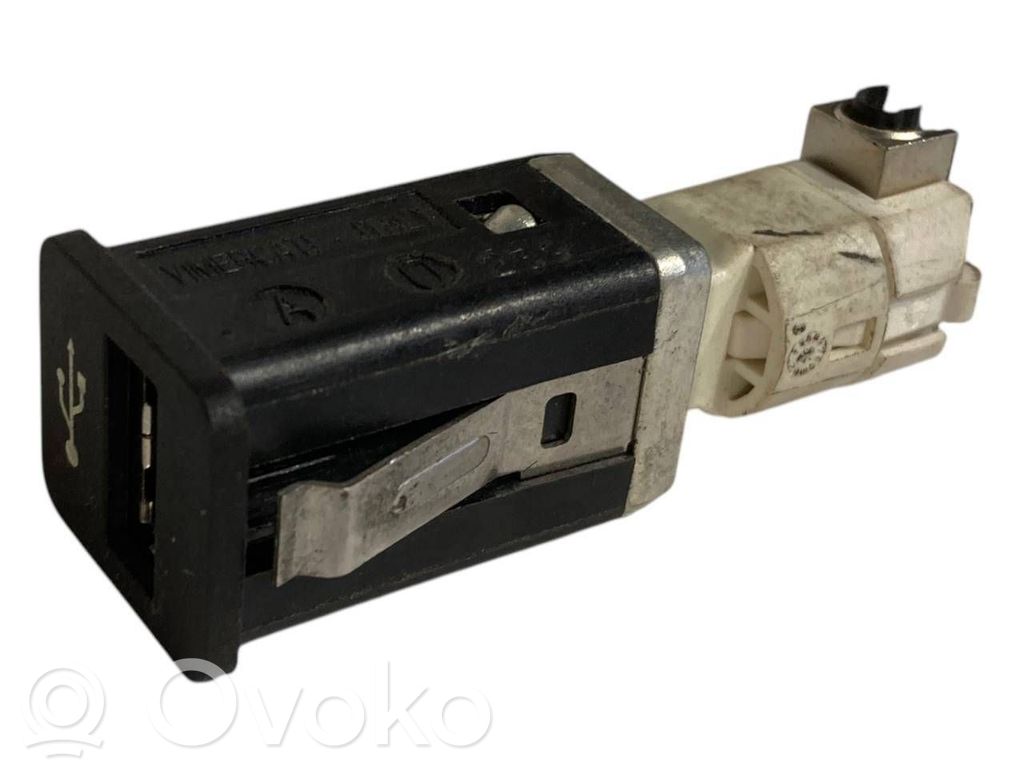 USB savienotājs
