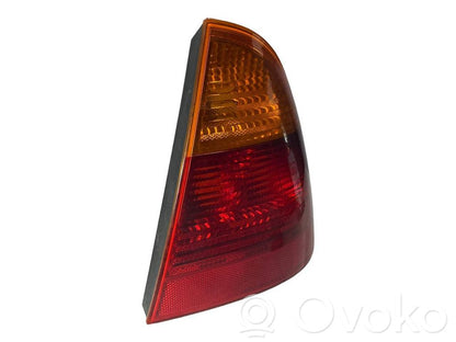 Aizmugurējais lukturis virsbūvē