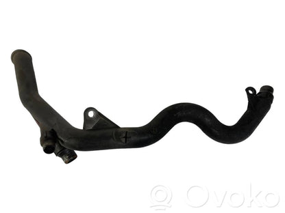 Caurulīte (-es) / šļūtene (-es)