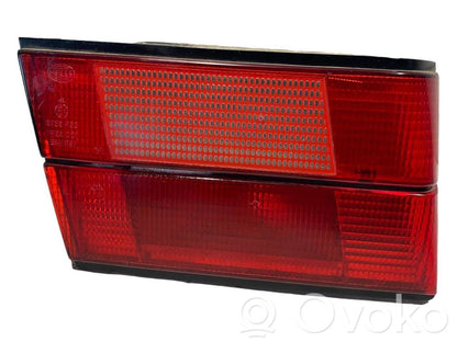 Aizmugurējais lukturis pārsegā