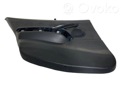 Apšuvums aizmugurējām durvīm