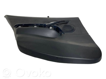 Apšuvums aizmugurējām durvīm