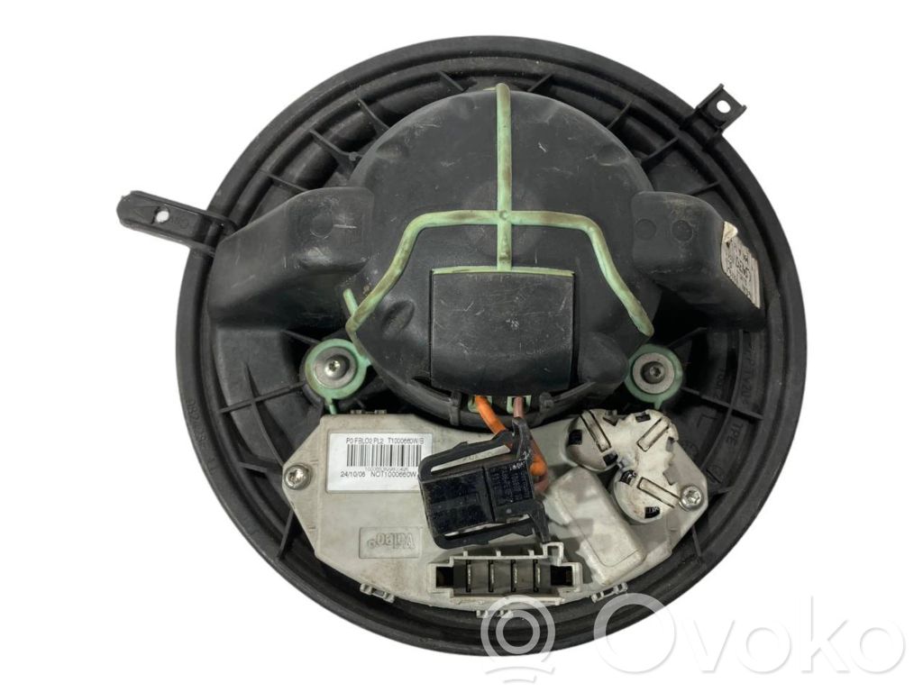 Маленький вентилятор радиатора