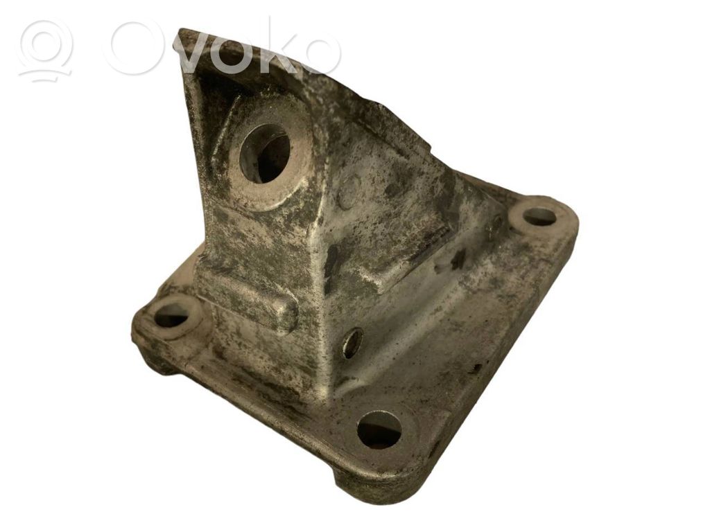 Dzinēja nostiprināšanas stiprinājums-kronšteins