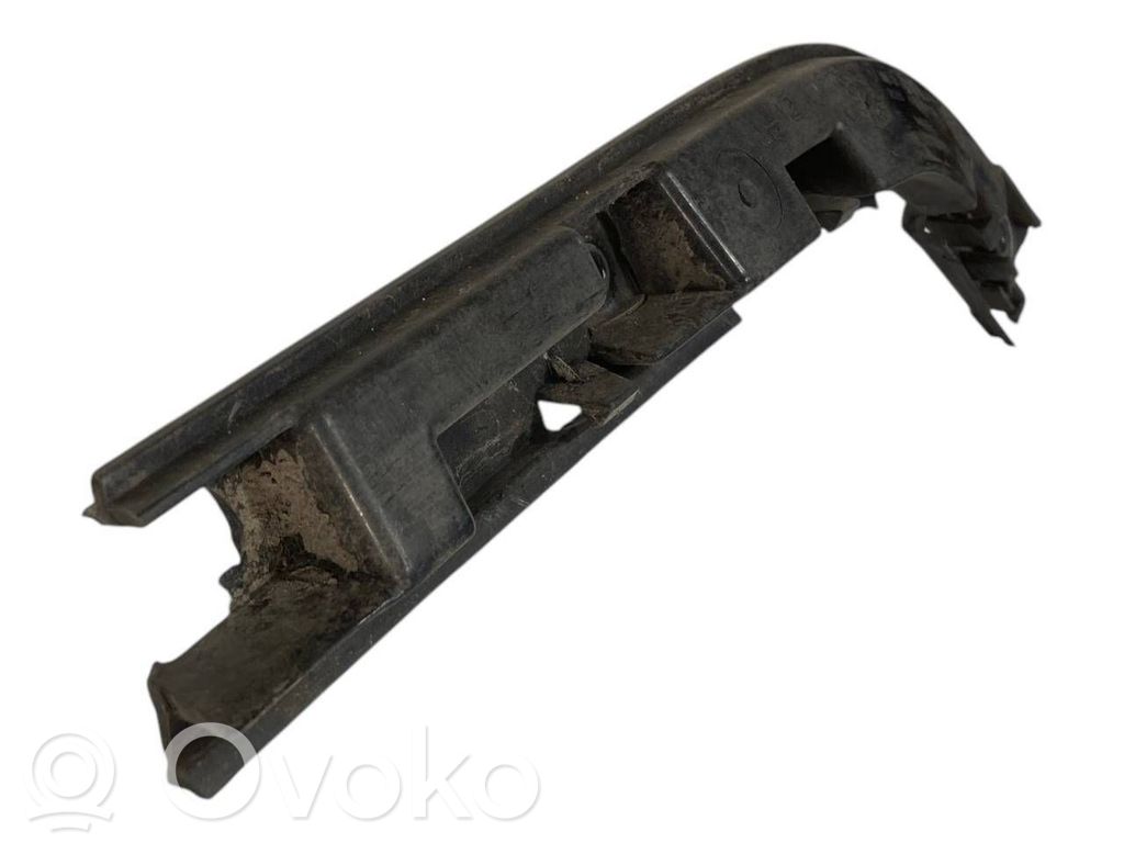 Rear bumper mounting bracket