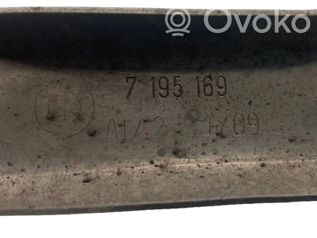 Degvielas tvertnesturētājs (-i)