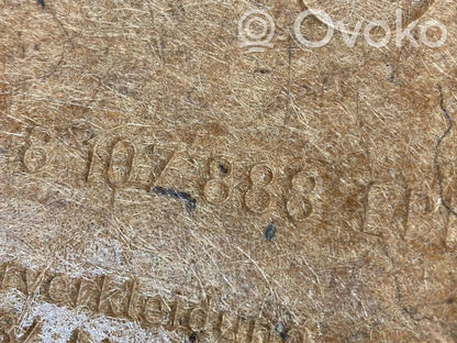 Apšuvums aizmugurējām durvīm