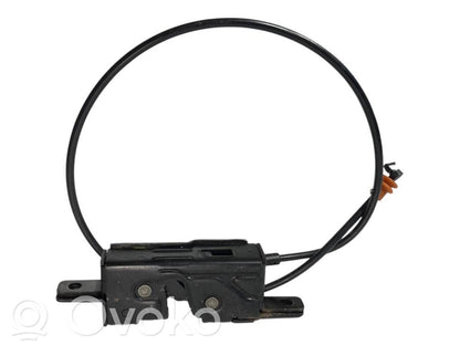 Aizmugurējā pārsega slēdzene