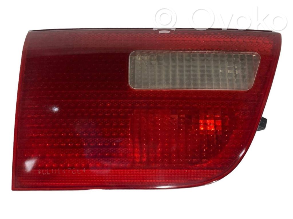 Taillight in the hood
