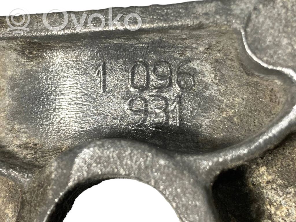 Кронштейн крепления трансмиссии