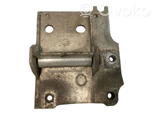 Держатель/кронштейн радиатора(ов)