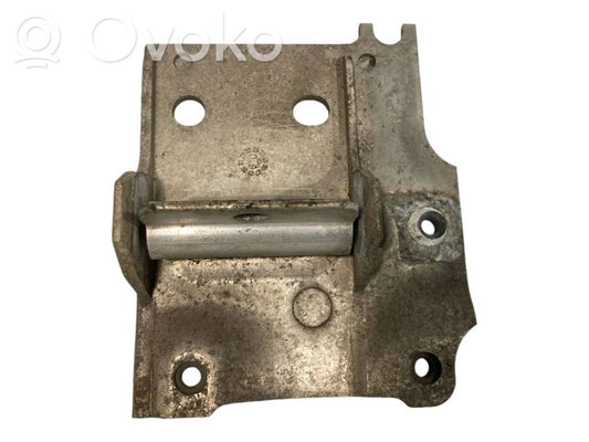 Radiator(s) holder/bracket