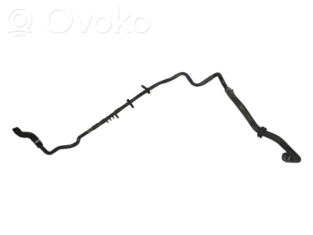 Caurulīte (-es) / šļūtene (-es)