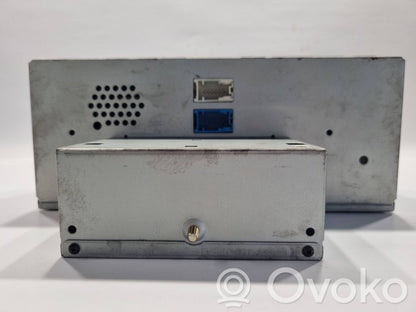 Radio / CD/DVD atskaņotājs / navigācija