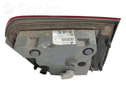 Aizmugurējais lukturis pārsegā