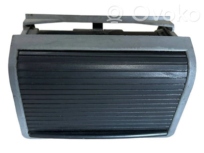 Pelnutrauks (aizmugurē)