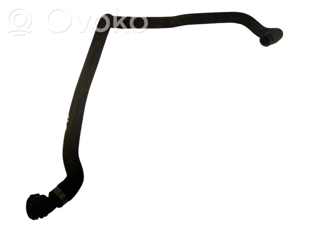 Caurulīte (-es) / šļūtene (-es)