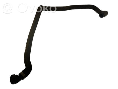 Caurulīte (-es) / šļūtene (-es)