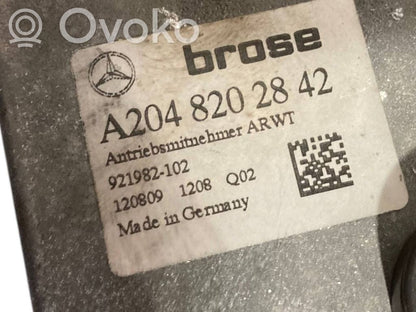 Aizmugurējā pārsega pievilcējs