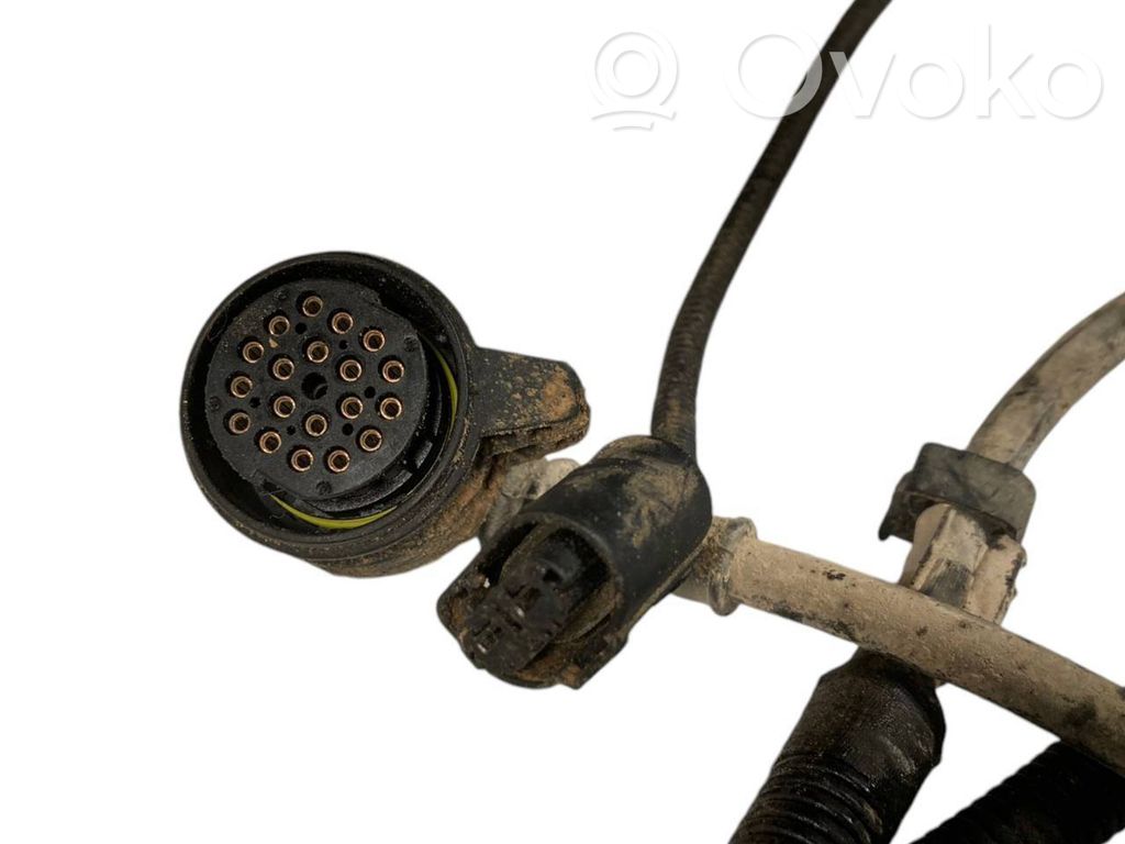 Dzinēja vadu instalācija