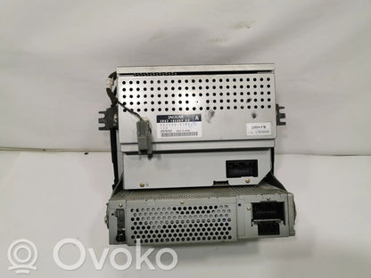 Radio / CD/DVD atskaņotājs / navigācija