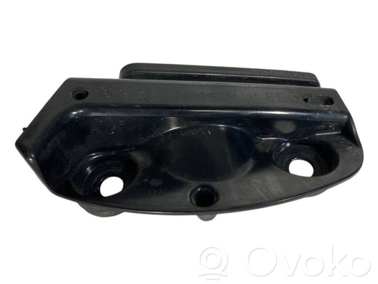 Aizmugurējā bufera montāžas kronšteins