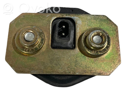 Aizmugurē slēdzenes cilpa