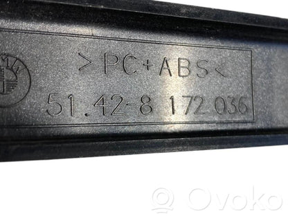 Aizmugurē durvju dekoratīvā apdare (moldings)
